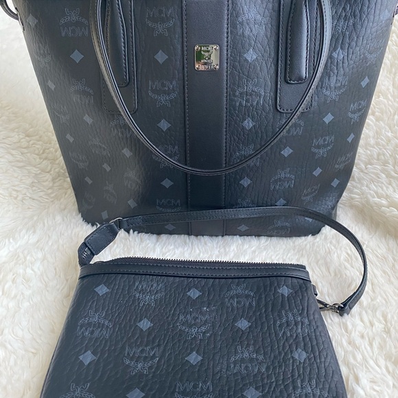 ✅💯Authentic MCM Black Leather Tote Bag - Picture 1 of 12